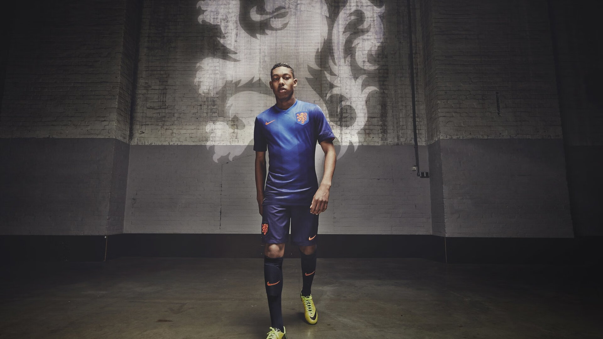 世界青少年雪地徒步挑战赛在东北热情开跑，雪地徒步穿越