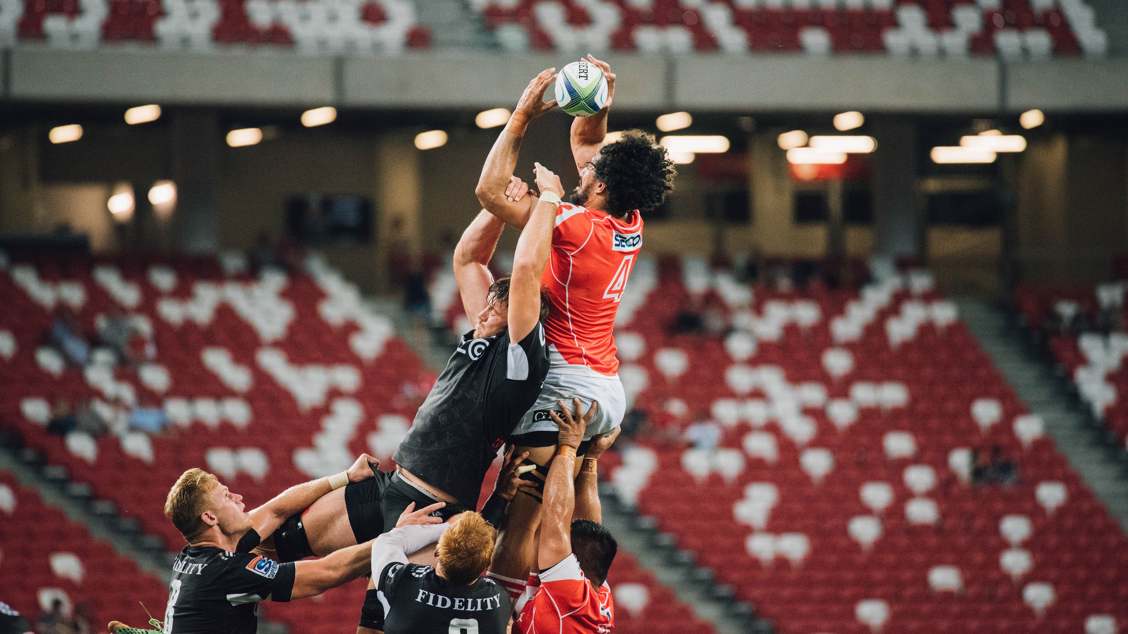 世界杯：新型“智能角旗”监测球是否碰及边裁 初步试验效果良好